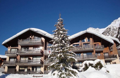 Pralognan-la-Vanoise Apartamento | Wifi, 20m from ski slopes, Ground floor, balcony, parking, tv, ski locker, 30m²