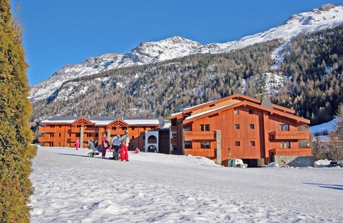 Lanslevillard Apartamento | Wifi, 50m de los comercios, sauna, balcón, parking, tv, local para esquís, 49m², Val Cenis