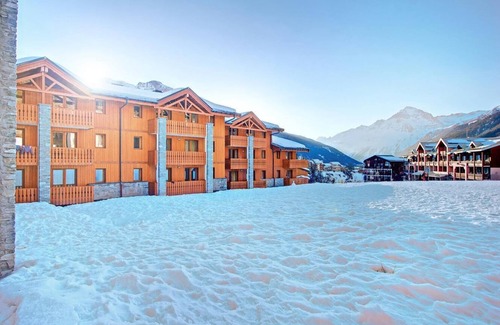 Lanslevillard Apartamento | Wifi, 50m de los comercios, sauna, balcón, parking, tv, local para esquís, 49m², Val Cenis