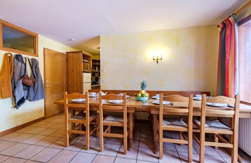 Lanslevillard Apartamento | Wifi, 50m de los comercios, sauna, balcón, parking, tv, local para esquís, 72m², Val Cenis