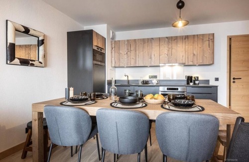 Montalbert Apartamento | Wifi, vista montaña, piscina, sauna, hammam, balcón, parking, local para esquís, 62-80m², Montalbert