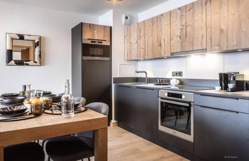 Montalbert Apartamento | Wifi, vista montaña, piscina, sauna, hammam, balcón, parking, local para esquís, 62-80m², Montalbert