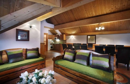 Oz Apartamento | Wifi, 50m del centro estación, fitness, piscina, sauna, hammam, balcón, tv, local para esquís, 32m²