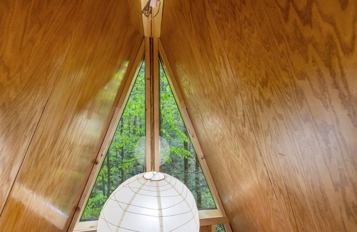 Pine Ridge Cabina | WiFi & Adventure - The Overlook - Camping Cabin Retreat in Red River Gorge, KY!