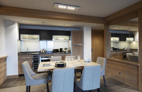 Les Eucherts Apartamento | Wifi, 200m from shops, view valley, fitness, swimming pool, balcony, parking, tv, ski locker, 65m²
