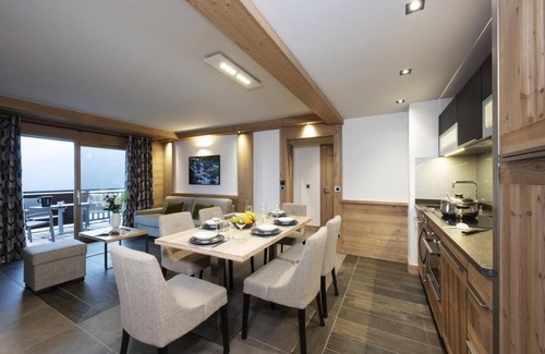 Les Eucherts Apartamento | Wifi, 200m from shops, view valley, fitness, swimming pool, balcony, parking, tv, ski locker, 65m²