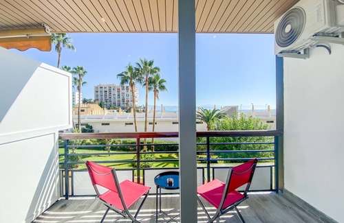 Carihuela Apartamento | Wifi, terraza, piscina y acceso privado a la playa