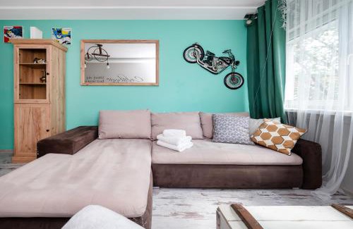 Baluty Apartamento | Wild and Free Urban Jungle Apartment by BookingHost