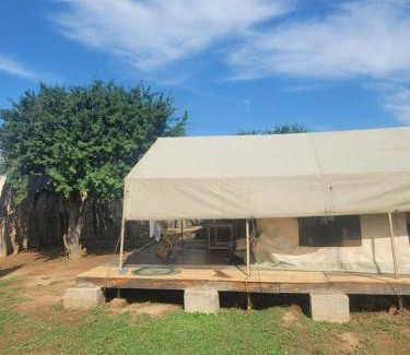 Buhaguzi Otro | Wild Camping Lake Albert Shores