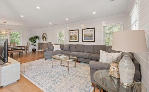 Pelican Bay Casa | Wild Dunes Gem Walk to Beach Pool Screened Porch Lounging