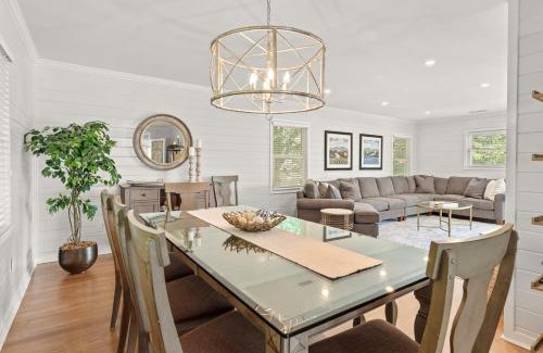 Pelican Bay Casa | Wild Dunes Gem Walk to Beach Pool Screened Porch Lounging