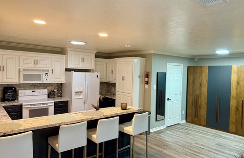 College Station Apartamento | Wild Horse Run Retreat- Charming 1-bedroom apartment in College Station.