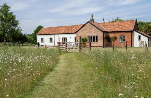 Postwick with Witton Casa | Wild Meadow Cottage