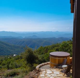 Julian Casa | Wild Moon Ranch Pickleball, Cedar Tub & Views