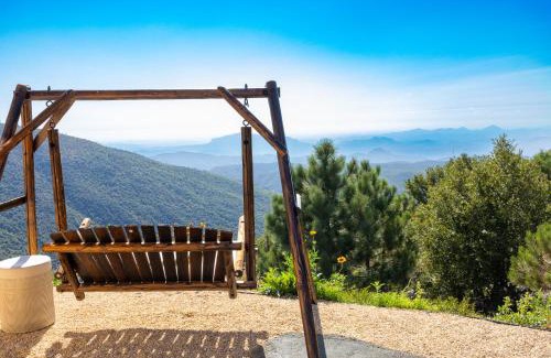 Julian Casa | Wild Moon Ranch Pickleball, Cedar Tub & Views