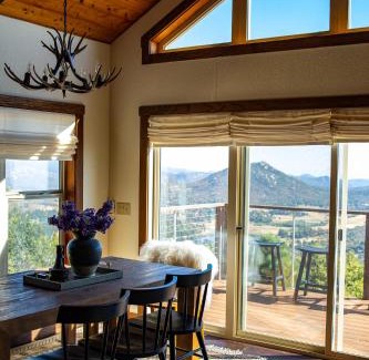 Julian Casa | Wild Moon Ranch Pickleball, Cedar Tub & Views