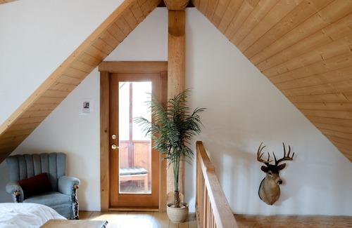 Mara Cabaña | Wild Rose Cabin ~ Glamping en las colinas de alerce! ¡10 min de pistas de esquí XC!