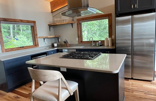 Apple Ridge Cabina | Wild Thing - Blowing Rock, Hot Tub, Big Views, NEW