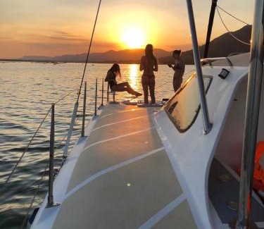 Kosmos Alquiler De Eote | Wildcat Catamaran Cruises