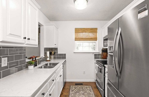 Maplewood Heights Casa | Wildcat Cottage, Enchanting Home Ten Minutes to Downtown
