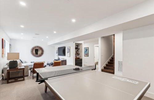 Stowe Area Casa | Wildebrook: 4 br, fireplace, a/c, hot tub, community summer pool