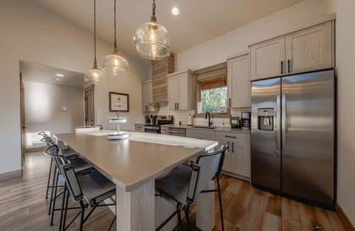 Eureka Casa | Wilderness Club Cabin – Sleeps 7