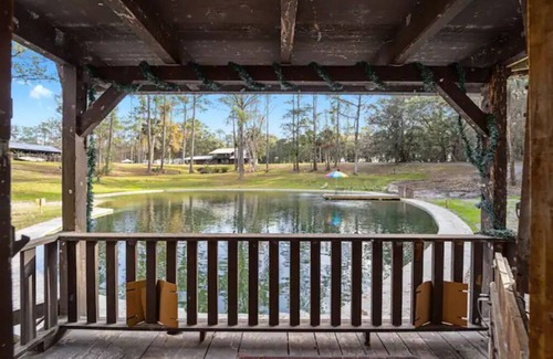 Edgar Casa | Wilderness Getaway at The Grist Mill