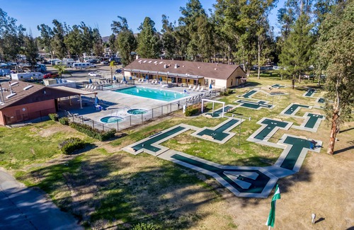 Menifee Alquiler De RV | Wilderness Lakes RV Resort