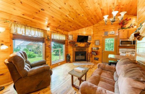 Bryant Casa | Wildflower Cabin with a private hot tub