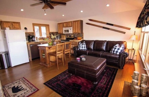 Lake Placid Cabaña | Wildflower Cottage for a Special Vacation STR 200283