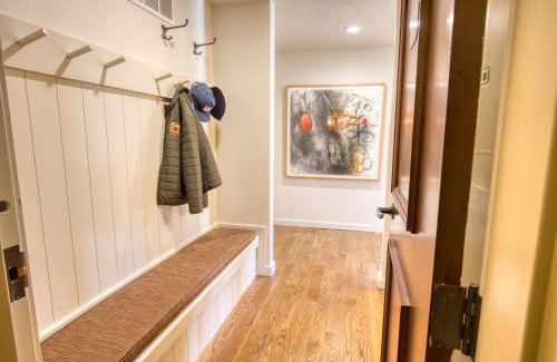 Elkhorn Casa | Wildflower Resort Stay - Sun Valley Condo with King Bed and Mtn Views