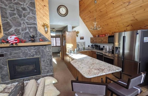 Tofte Cabina | Wildlife Chalet - Barrel Sauna|Lake View|Deck|Grill|TVs|WIFI|Games|Firepit