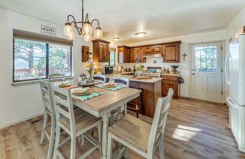 Ruidoso Cabina | Wildlife Watching & Mtn Views: Luxe Ruidoso Escape