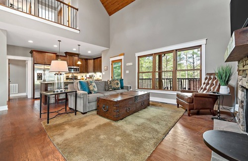Nebo Casa | Wildside Retreat | Lakeside Luxury with Gas Grill, Screened Porch & Fire Pit!