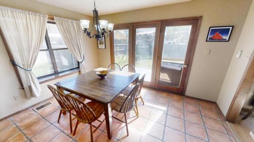 Red River Casa | Wildwood - WiFi - Washer - Dryer - Fire Pit - Kids Playset - Fenced In Yard
