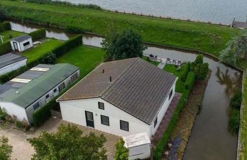 Onderdijk Chalet De Esquí | Wilgenroos Vakantiepark De Groote Vliet
