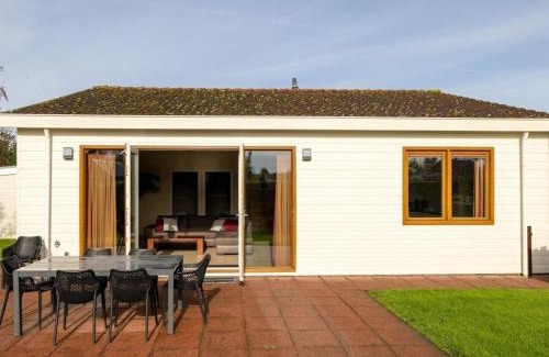 Onderdijk Chalet De Esquí | Wilgenroos Vakantiepark De Groote Vliet