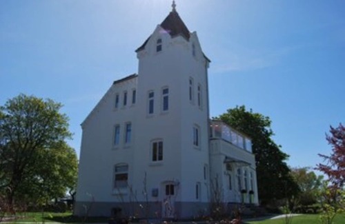 Neu Schonberg Apartamento | Wilhelminian style villa on Holstein's Baltic Sea