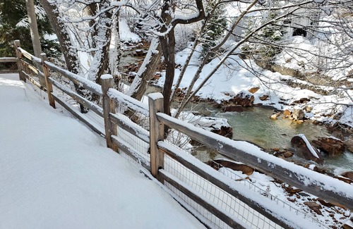 Ouray Condominio | Will it be ICE AXE, CRAWLER, NORDIC? 1200MGPS-Mtn Views! On River! BBQ & yard!