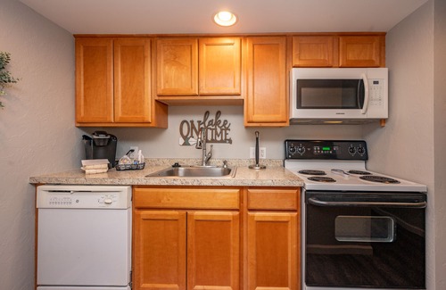 Mountainside Condominio | Will O' The Wisp 505F: Lakefront 3 Level Condo with 3 Bedrooms, 2 Baths