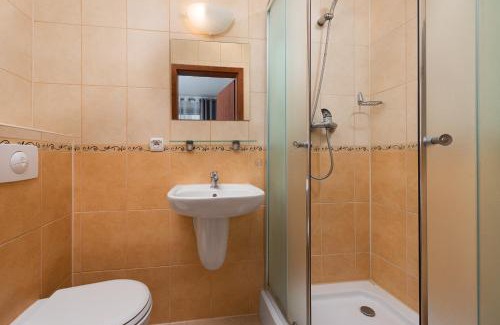 Rozewie Casa | "Willa Octavia" Apartamenty , Pokoje