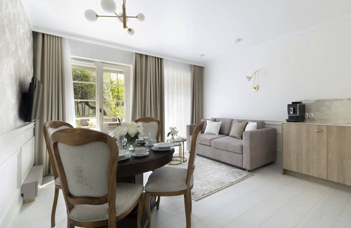Kamienny Potok Apartamento | Willa Szwarc by Elite Apartments | private terrace