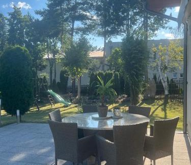 Lodz Villa | Willa Zamorska z bezpłatnym dostępem do basenu w Spa