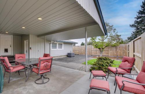 Albany Casa | Willamette Valley Family Home with Fenced Yard