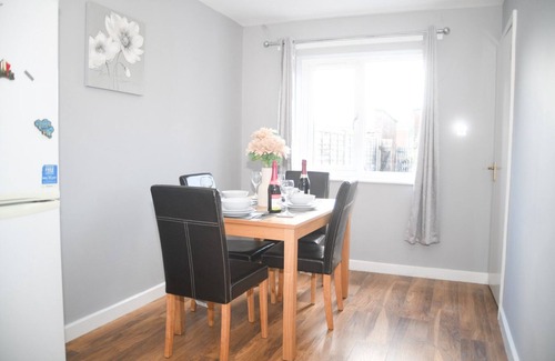 Willenhall Casa | Willenhall Oasis Retreat - Serene House Rental