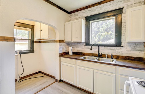 Rawl Cabaña | Williamson Cottage ~ 2 Mi to Town + Trails!