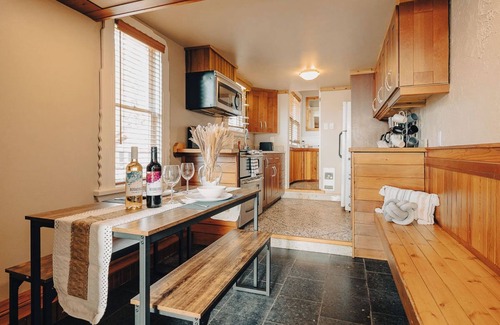 Georgina Casa | Willow Beach Retreat Lake Front