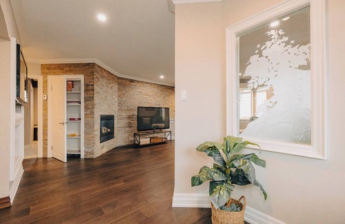 Georgina Casa | Willow Beach Retreat Lake Front