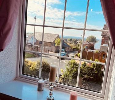 Billinge Casa | Willow Cottage - Billinge Wigan, sleeps 4 , parking and garden