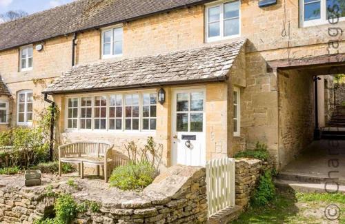 Chedworth Casa | Willow Cottage